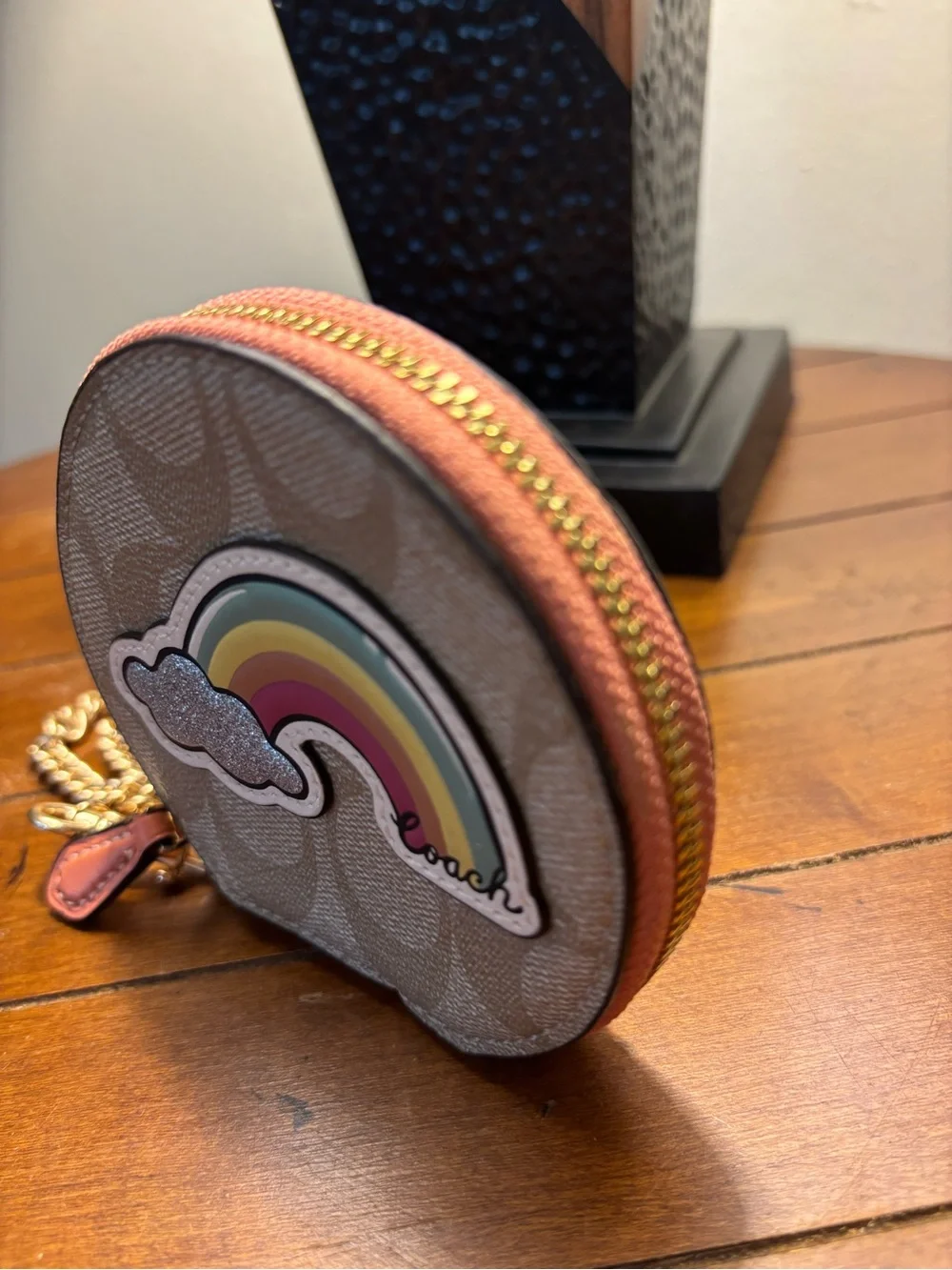 Coach round coin